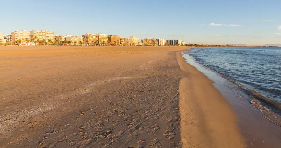 The sea, 20 minutes away